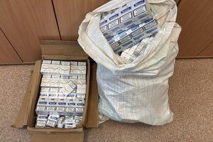 Ukmergės pareigūnai aplankę vietos gyventoją išsinešė kontrabandinių cigarečių maišą