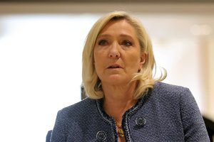 M. Le Pen jai pritaikytą draudimą dalyvauti rinkimuose vadina politine branduoline bomba