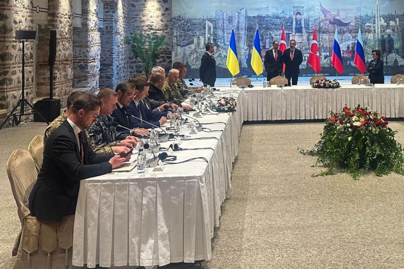 Ukraina: Kyjivas derybose Stambule pasirengęs žengti „didelius žingsnius taikos link“