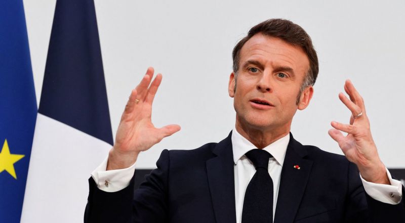 Macronas ragina Izraelį nutraukti smūgius Gazos Ruože
