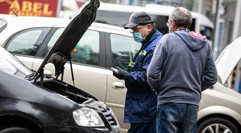 Vairuotojus kvies pasitikrinti automobilio būklę nemokamai: atskleidė kur tai bus galima padaryti
