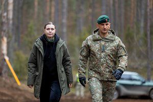 „Rasime būdų“: iš D. Šakalienės – rimtas pažadas Lietuvos kariams ir operacijos dalyviams