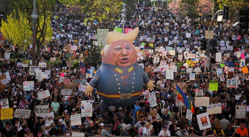 JAV – protestai prieš Trumpą: žmonės neslepia nepasitenkinimo