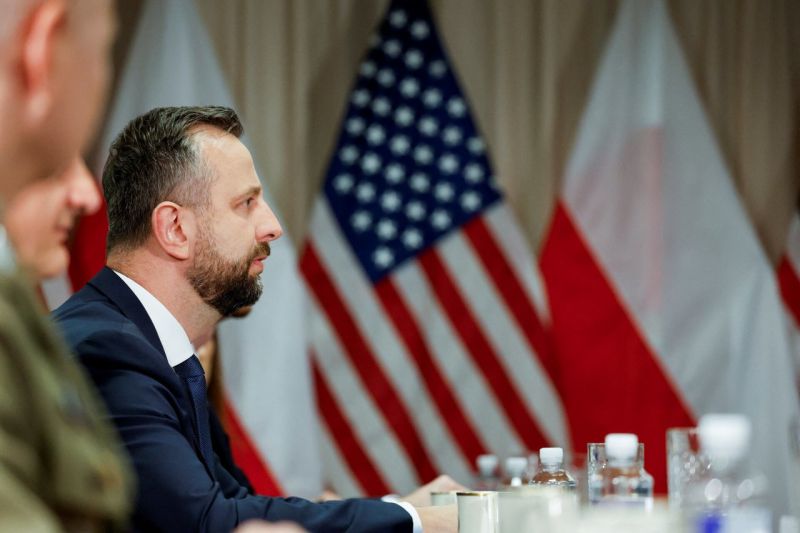 Lenkų vyriausybė: Lenkija ir JAV pasirašė 2 mlrd. dolerių vertės oro gynybos sutartį