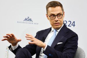 Suomijos prezidentas ragina paskirti Europos specialųjį pasiuntinį Ukrainai