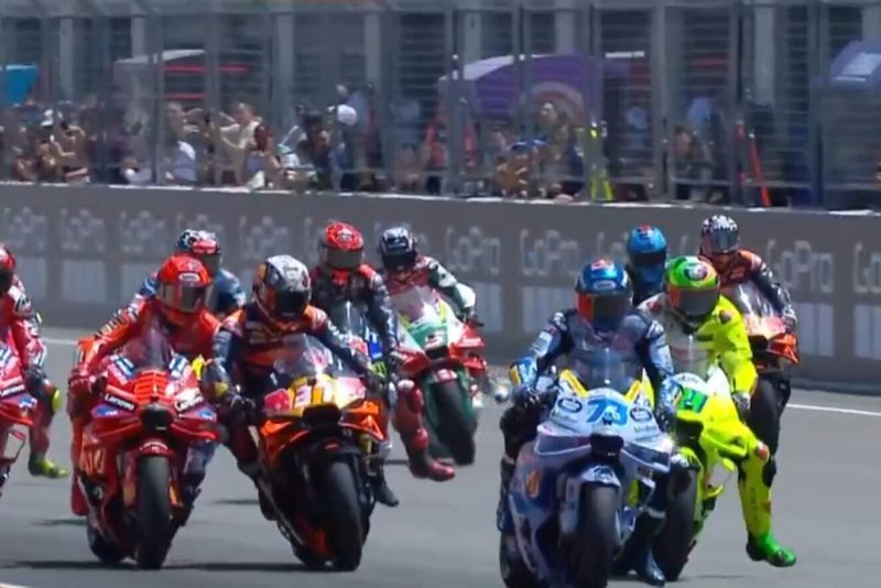 Marcas Marquezas aplenkė brolius ir laimėjo įtemptą Aragono GP sprinto lenktynių kovą