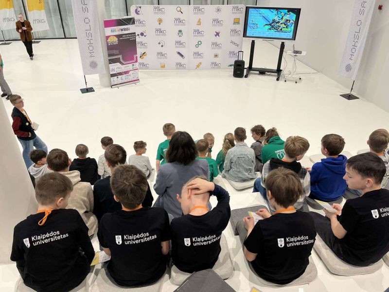 STEAM Klaipėda komandos triumfavo robotikos žaidynėse – iškovoti kelialapiai į Singapūrą ir Slovėniją