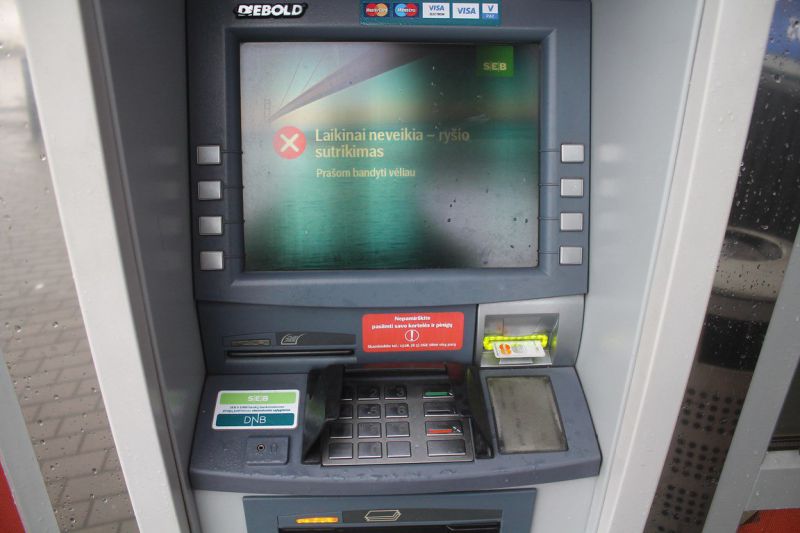 Biržuose mėginta apvogti bankomatą