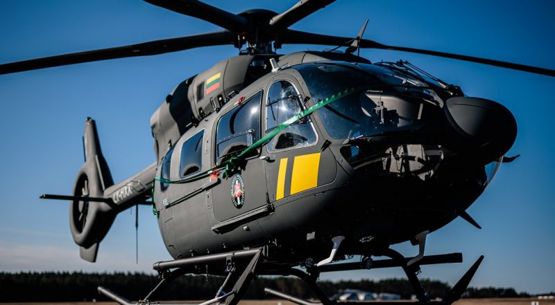 Pamatykite: VSAT parką papildė modernus sraigtasparnis, skirtas rusų tranzitui iš Kaliningrado stebėti