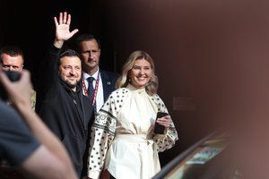 Paskelbė, kiek uždirba V. Zelenskis ir kokį turtą yra sukaupusi jo šeima