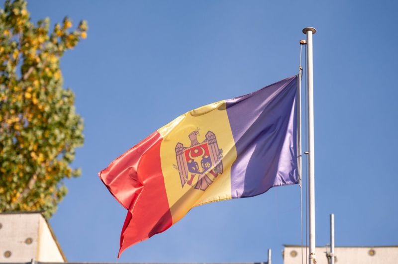 Moldova iš šalies išsiunčia tris Rusijos diplomatus