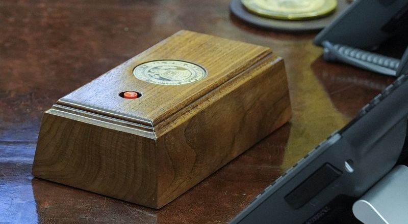 „Raudonasis mygtukas“: kaip iš tiesų veikia branduolinio ginklo paleidimo sistemos