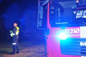 Klaipėdoje po vidurnakčio nugriaudėjo sprogimas – išdužo parduotuvės lango stiklai, nubyrėjo tinkas