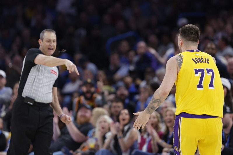 Oklahomoje – absurdiškas Dončičiaus išvarymas ir „Thunder“ pergalė