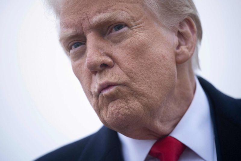 Ką JAV vyriausybės pokalbių skandalas atskleidžia apie D.Trumpo komandą