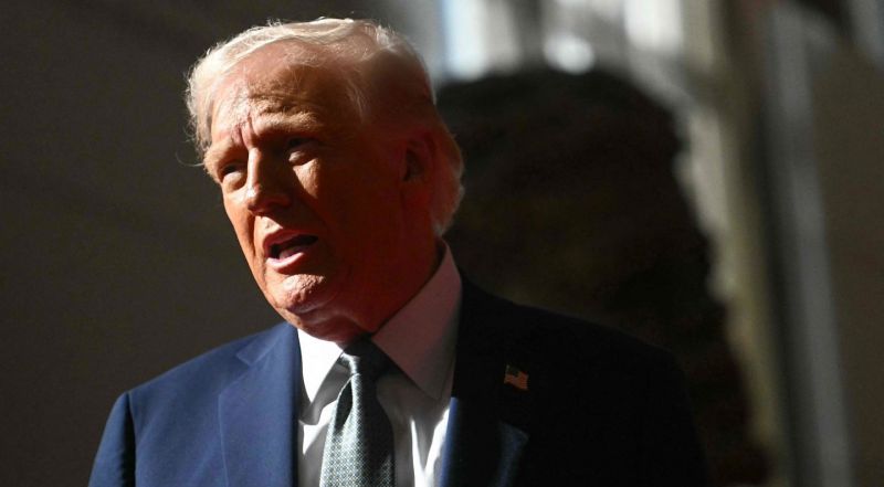Trumpas užsipuolė tiek Putiną, tiek Zelenskį, įstrigus deryboms dėl paliaubų