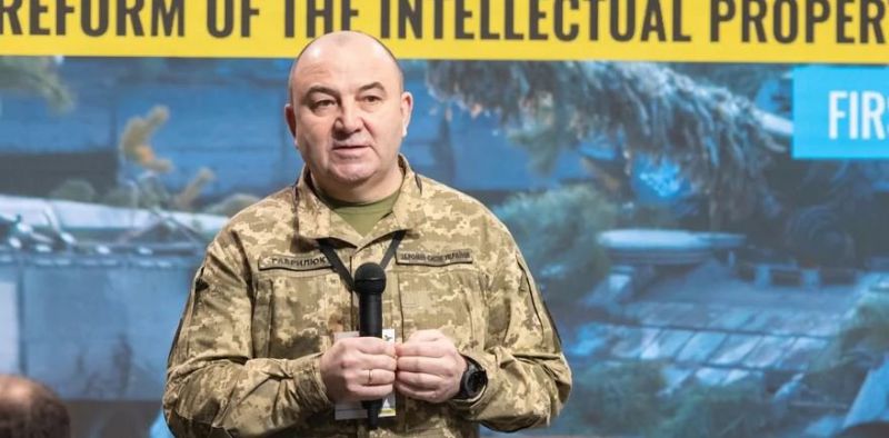 Iš posto traukiasi vienas iš Ukrainos generolų