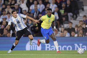 Pasaulio sporto savaitė: Argentinos futbolininkų fiesta, pirmosios pasaulio raketės pergalė ir oficiali žiemos pabaiga