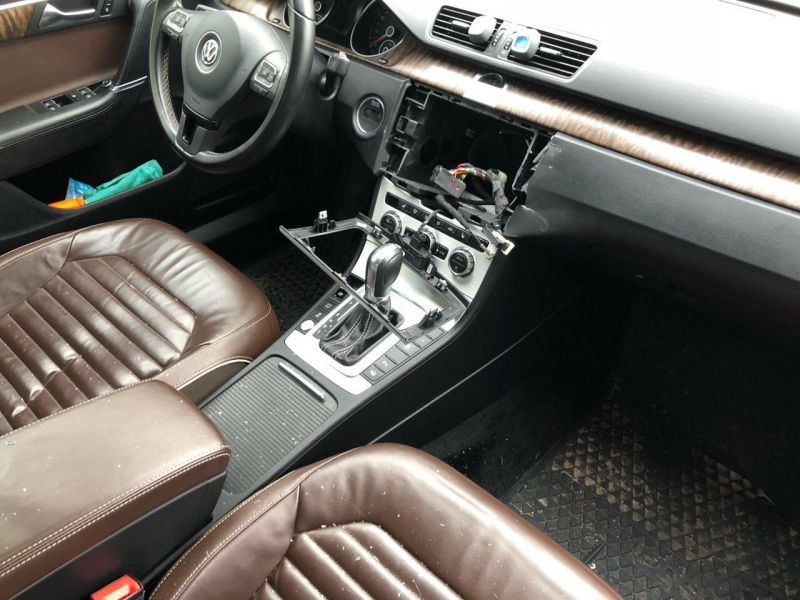 Vilniuje per parą pavogti du automobiliai, dar keli apšvarinti
