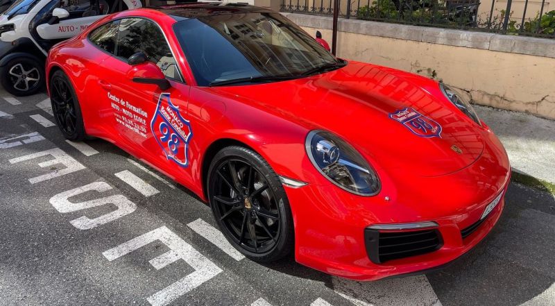 Uostamiestyje apgadinti ir apvogti du „Porsche“ automobiliai, padaryta apie 11 tūkst. eurų žala