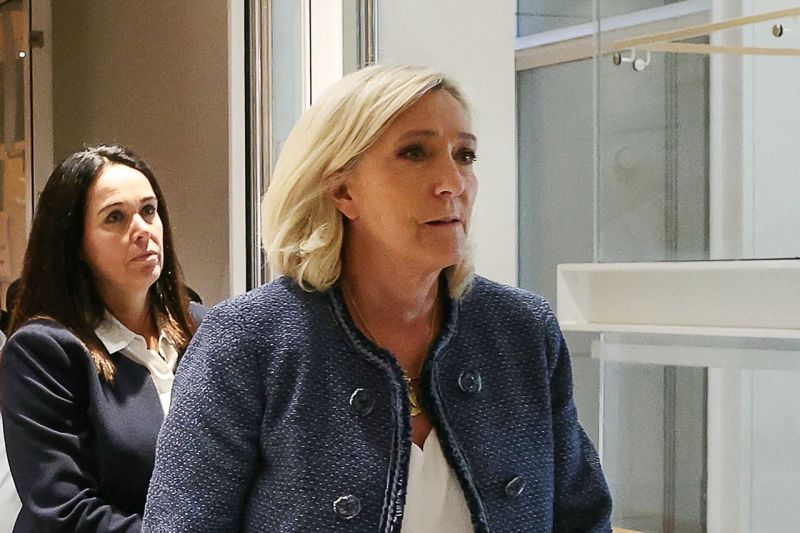 Prancūzijos teismas uždraudė M. Le Pen eiti viešąsias pareigas