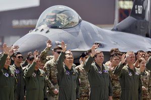Filipinai ir JAV pradėjo bendras pratybas, skirtas atgrasymui