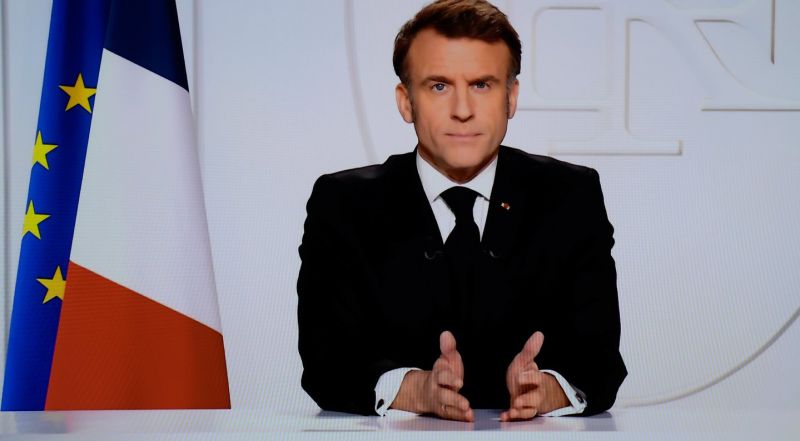 Macronas: Kinija turėtų neleisti Šiaurės Korėjai siųsti karių į Europos teritoriją