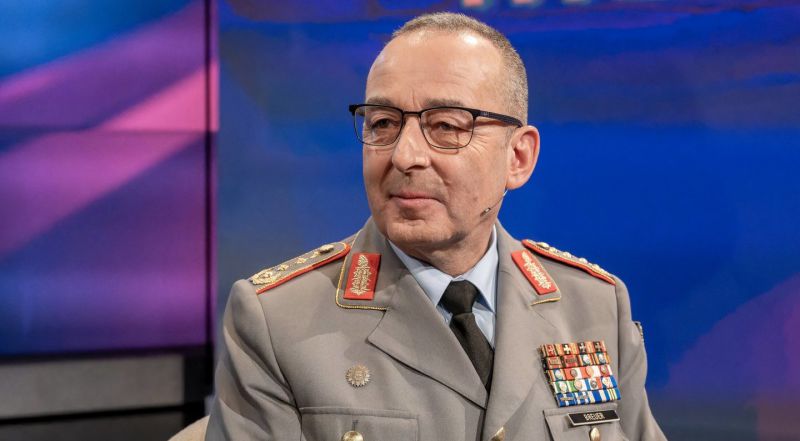 Vokietijos generolas apie galimą karą: kalbėti reikia apie tai, kiek Putinas duos laiko pasiruošti