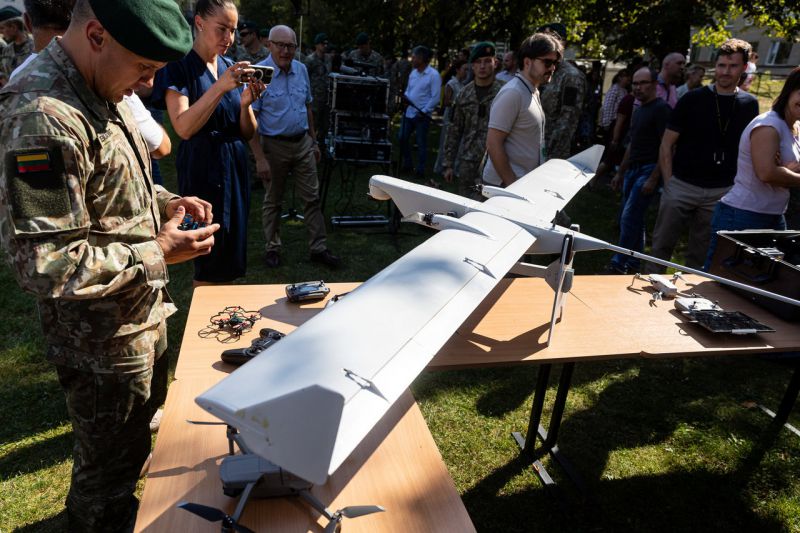 VRM: Lietuva ir Estija negavo ES finansavimo „dronų sienai“, skirtai saugoti pasienį