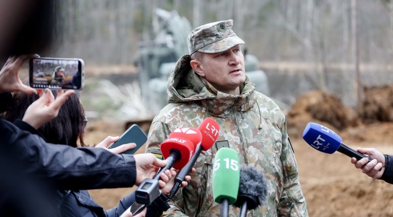 Gelbėjimo operacijos Pabradėje vadas: nepavyksta nustatyti tikslios šarvuočio vietos