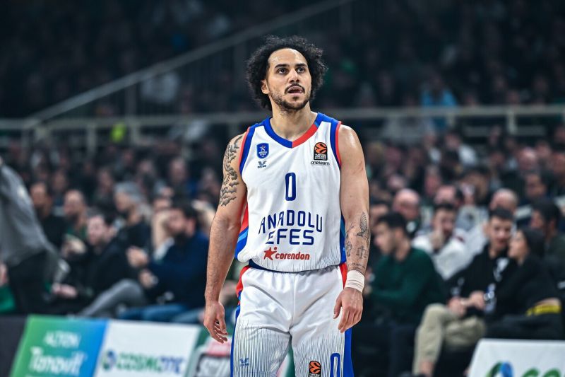 Shane‘o Larkino šou padėjo „Anadolu Efes“ startuoti pergalingai pusfinalyje prieš „Bešiktaš“