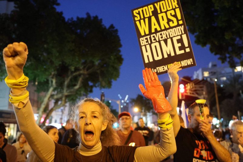 „Hamas“ paskelbė Gazos Ruože laikomų dviejų įkaitų vaizdo įrašą
