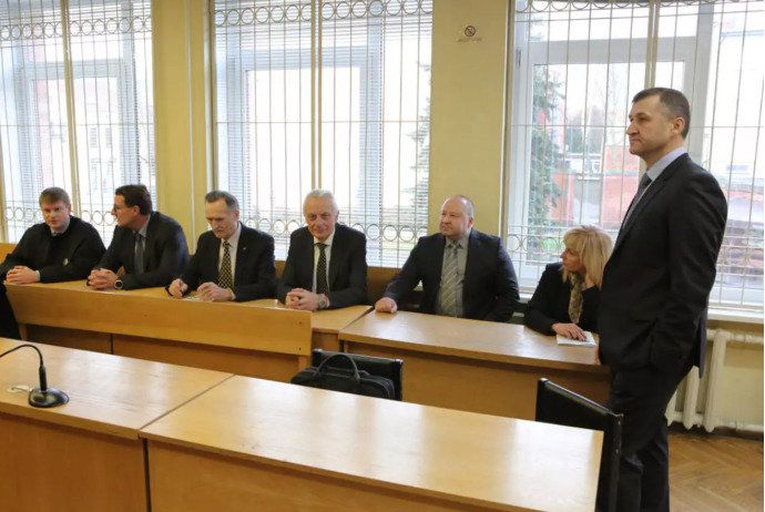Naftininkai bankrutuoja neatlyginę valstybei milijoninės žalos