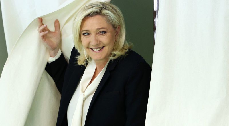 Prancūzijoje nuteista kraštutinių dešiniųjų lyderė Marine Le Pen