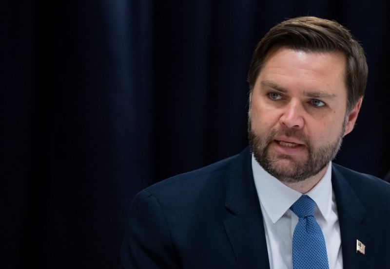 J.D.Vance&#39;as pasakoja apie save: kas tas antras svarbiausias žmogus JAV
