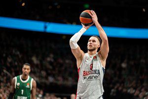 Naudingo T. Sedekerskio „Baskonia“ lipo net iš 30 taškų duobės, bet pabaigoje stebuklo nebesukūrė