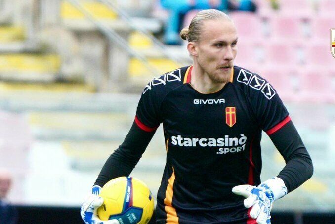Marius Adamonis Italijoje pralaimėjo, o Titas Krapikas atrėmė baudinį bei šventė pergalę