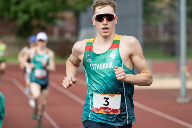 Jonas Kalaminskas triumfavo Europos jaunimo penkiakovės čempionato pusfinalyje ir pateko į finalą