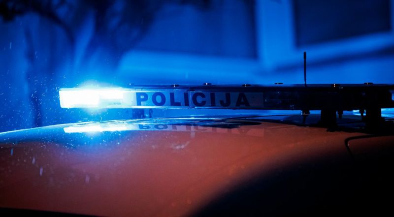 Obelninkų kaime girtas vyras tiesiogiai transliavo, kaip niokojo turtą