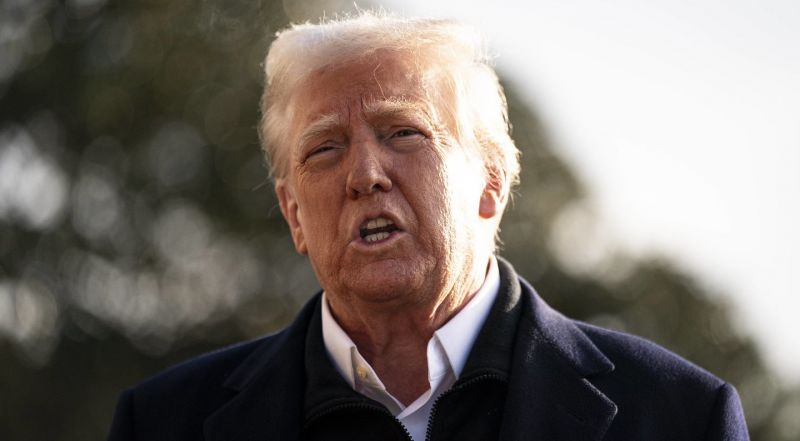 Trumpas sako, kad Kinija „supanikavo“ dėl prekybos karo