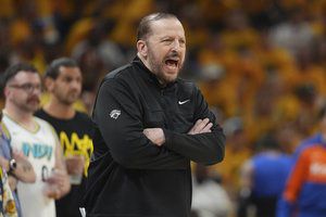 Rytų konferencijos finale kritę „Knicks“ atsisveikino su treneriu