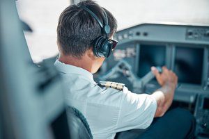 Aviacinės medicinos paslaptys: 3 dalykai, kurių nežinojote apie pilotų sveikatos patikrinimus