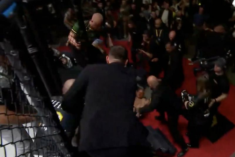 MMA turnyre Vokietijoje – nepadorūs nugalėtojo gestai, išprovokavę muštynes po kovos