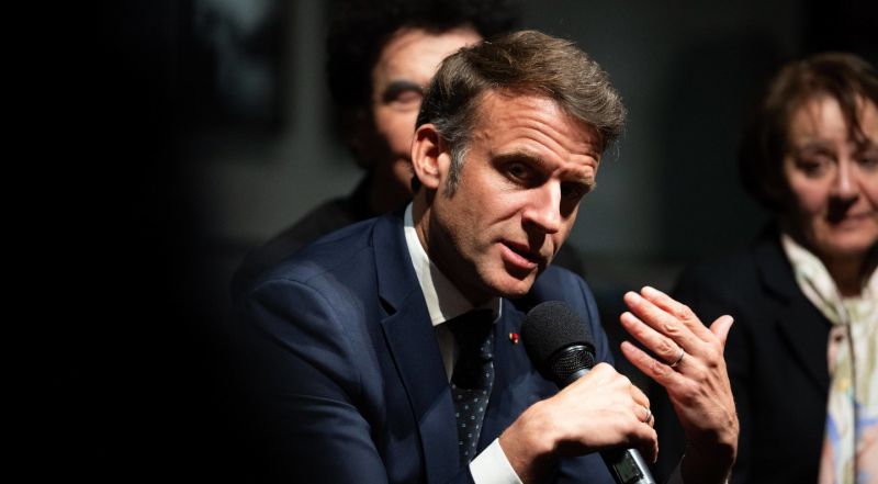 Macronas: Ukraina – JAV „patikimumo išbandymas“