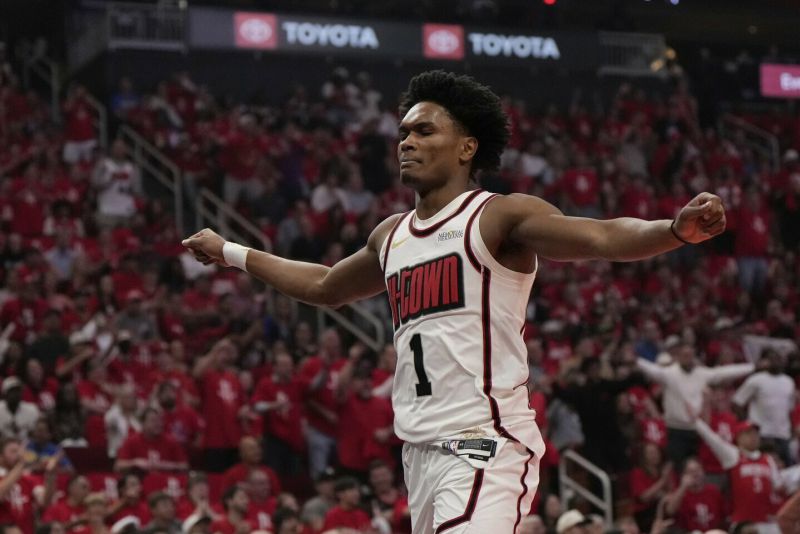 NBA talentai Amenas ir Ausaras Thompsonai siekia žaisti Jamaikos rinktinėje – pradėjo pilietybės procesą