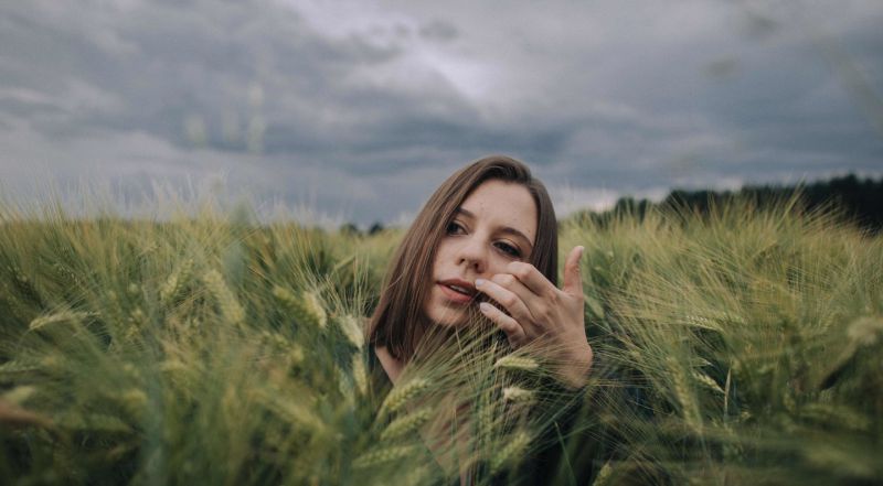 Kalba, kuria dainuoja: atlikėja ir dainų autorė Viltė Ambrazaitytė apie kūrybą lietuviškai, šiuolaikinį folklorą ir kalbos gyvybingumą