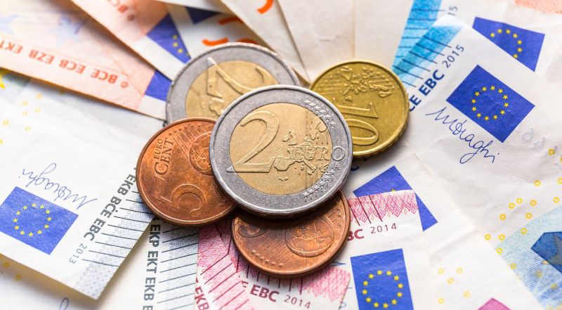 Pirminiu vertinimu metinė infliacija euro zonoje kovą siekė 2,2 proc., Lietuvoje – 3,6 proc.