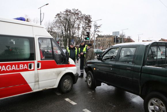 Eismo įvykiuose praėjusią parą nukentėjo 10 žmonių, tarp kurių du nepilnamečiai