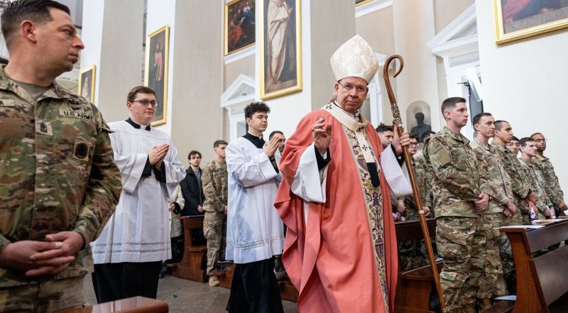 Vilniaus katedroje surengtos mišios už dingusius JAV karius: „Jie yra mūsų kariai“