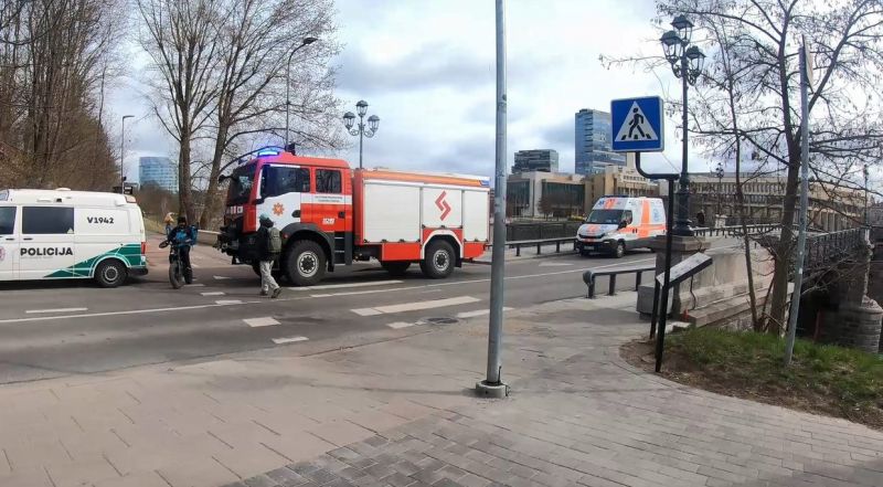 Dėl radinio ant tilto Vilniuje ant kojų sukeltos specialiosios tarnybos